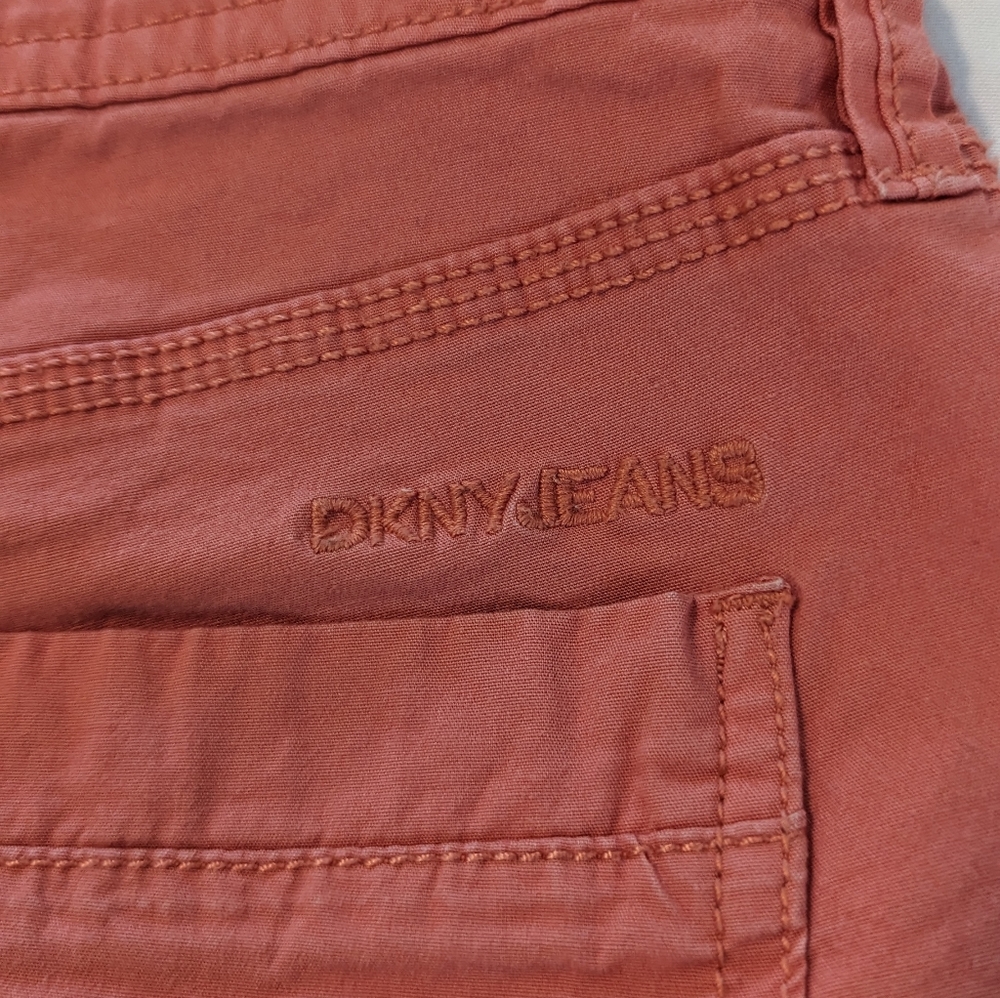 DKNY Shorts 4 - Picture 3 of 4